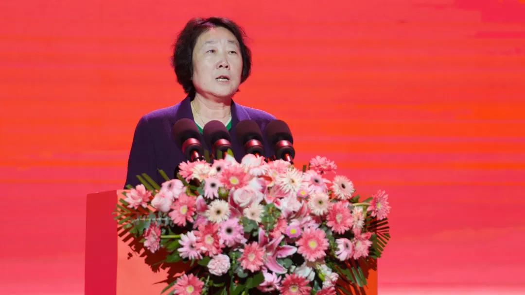 陜西省第十一屆政協(xié)副主席馮月菊在三八婦樂成立29周年紀念大會上的講話
