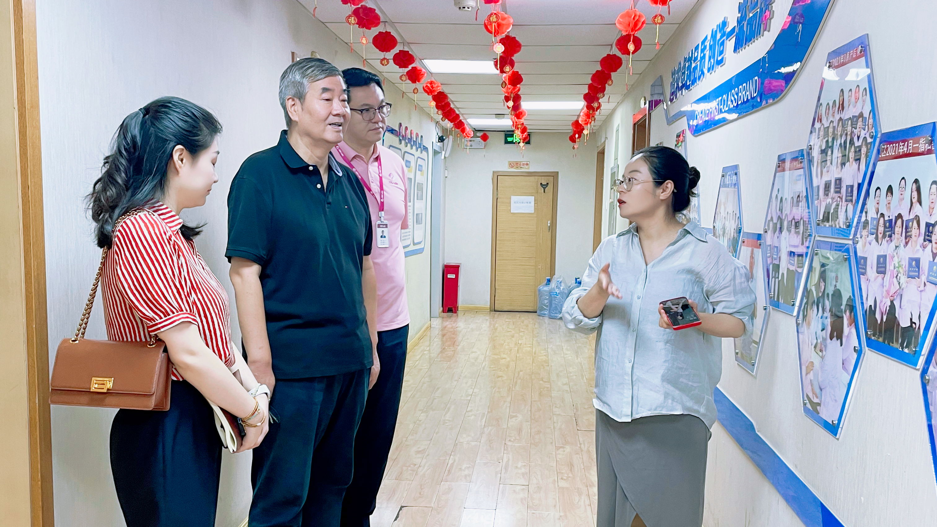 三八婦樂袁曉峰到基柱堂中醫(yī)養(yǎng)生教育集團(tuán)參觀學(xué)習(xí)